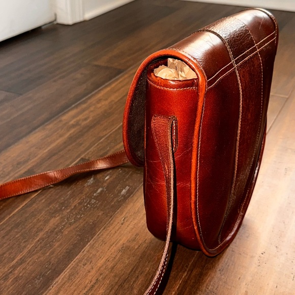 Past Time Leather Large Vintage Crossbody Adjustable Shoulder Saddle Bag, Tooled - Picture 5 of 16